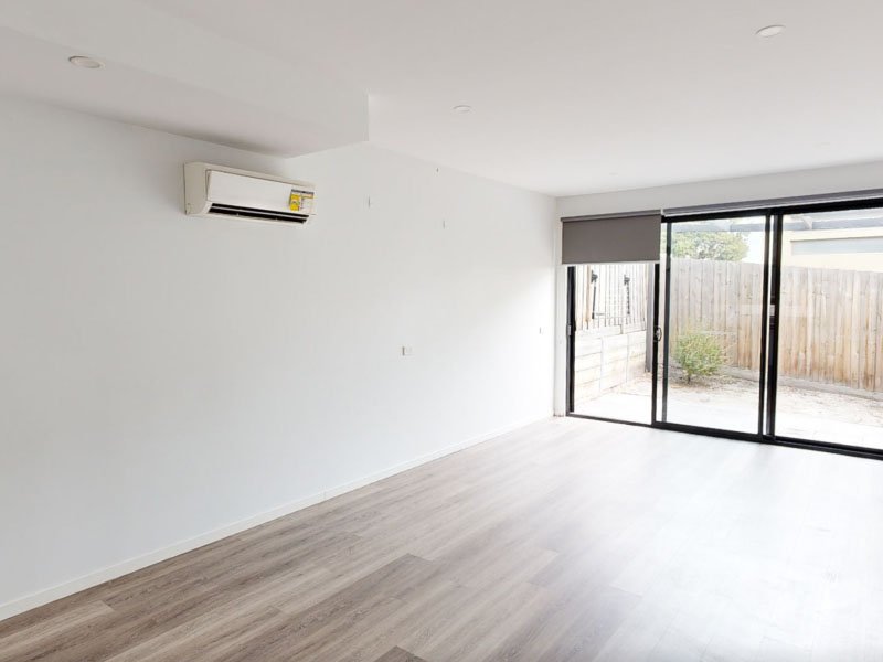 Before renovation of 22A Kenilworth Avenue, Frankston, Vic 3199