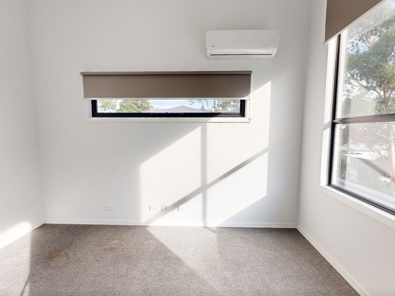 Before renovation of 22A Kenilworth Avenue, Frankston, Vic 3199