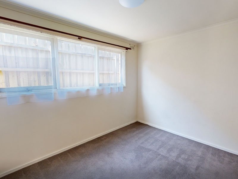 Before renovation of 7 19-21 Fairway ST, Frankston, VIC 3199