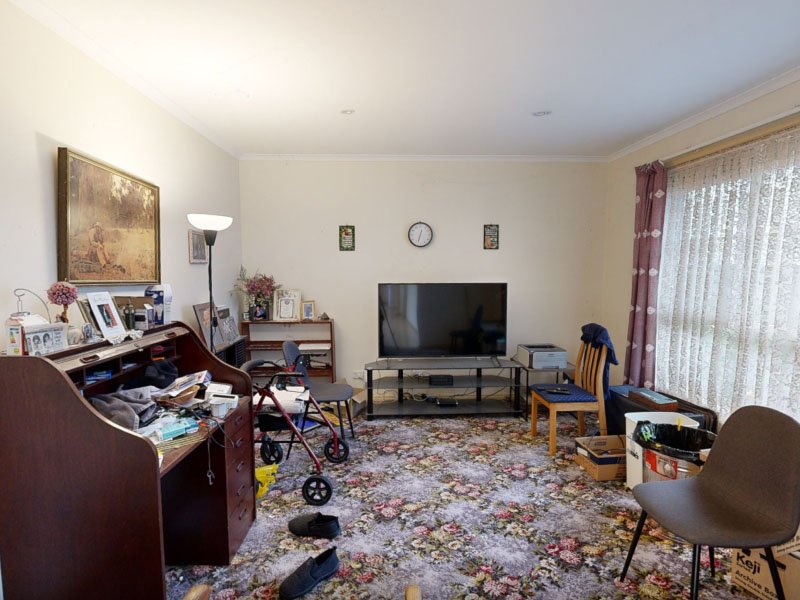Before renovation of 2/5 Mountain Cres, Mulgrave, VIC 3170