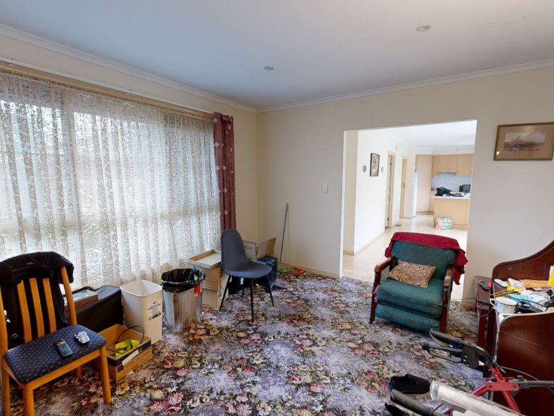 Before renovation of 2/5 Mountain Cres, Mulgrave, VIC 3170