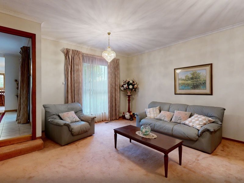 Before renovation of 36 Amblecote Crescent, Mulgrave, Vic 3170